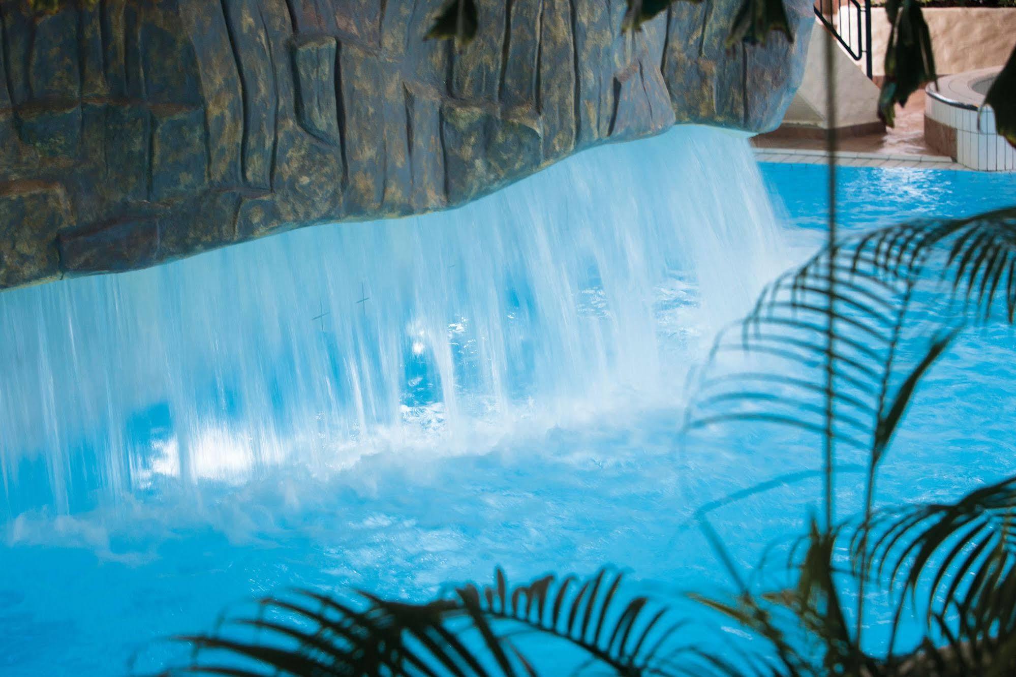 Vital Hotel Rhein Main Therme Wellness Resort & Spa Хофхайм ам Таунус Екстериор снимка
